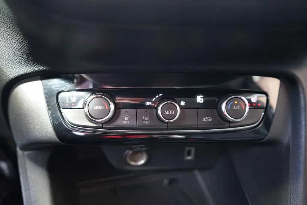 Opel Corsa F 1.2 Elegance LED Kamera IntelliLink 02/2020-photo-14