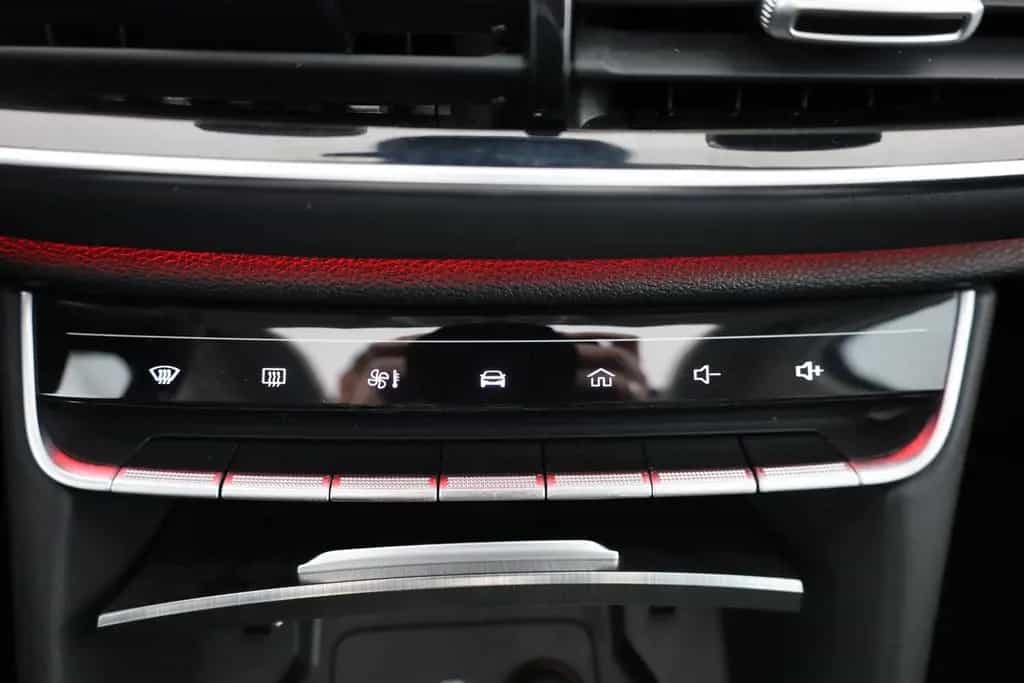 MG HS 1.5 T-GDI Luxury Aut. LED ACC Navi 360° Pano 03/2024-photo-11