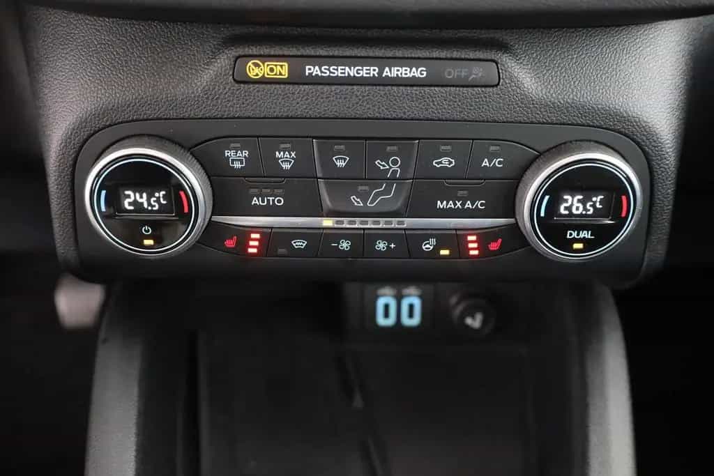 Ford Kuga 1.5 EB LED Navi Sitzheizung DAB Tempomat 07/2021-photo-11