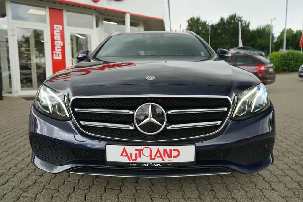 Mercedes-Benz E 220 E220 T d Avantgarde LED Navi ACC Kamera 11/2019-photo-12