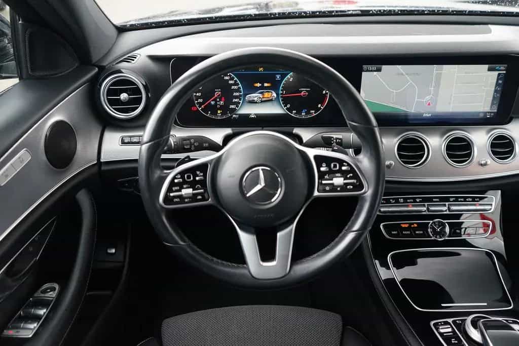 Mercedes-Benz E 220 E220 T d Avantgarde LED Navi ACC Kamera 11/2019-photo-15
