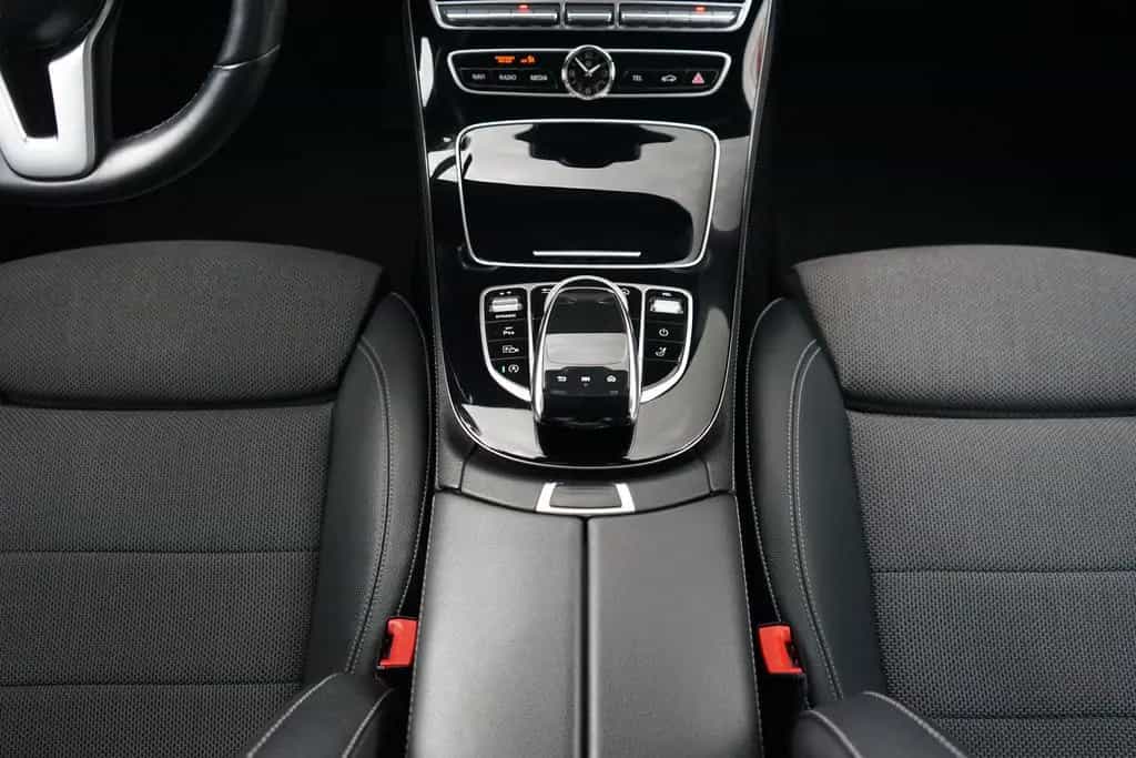 Mercedes-Benz E 220 E220 T d Avantgarde LED Navi ACC Kamera 11/2019-photo-19