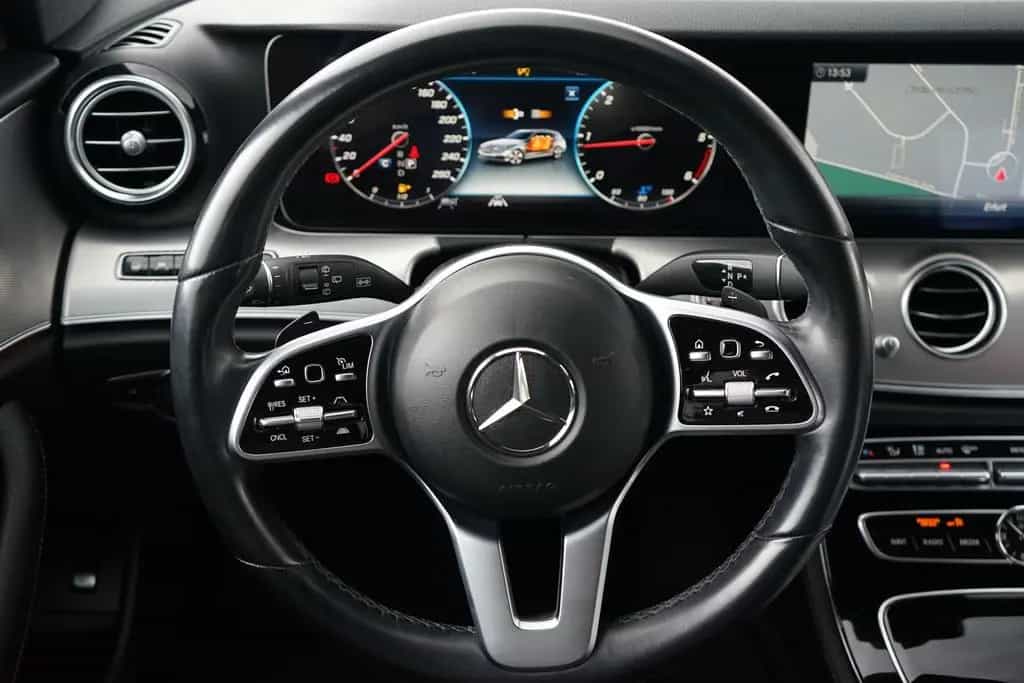 Mercedes-Benz E 220 E220 T d Avantgarde LED Navi ACC Kamera 11/2019-photo-20