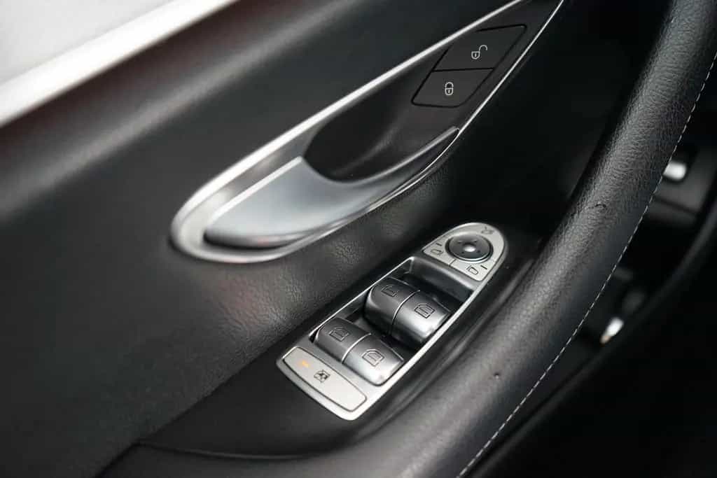 Mercedes-Benz E 220 E220 T d Avantgarde LED Navi ACC Kamera 11/2019-photo-26