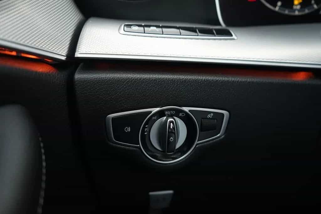 Mercedes-Benz E 220 E220 T d Avantgarde LED Navi ACC Kamera 11/2019-photo-27
