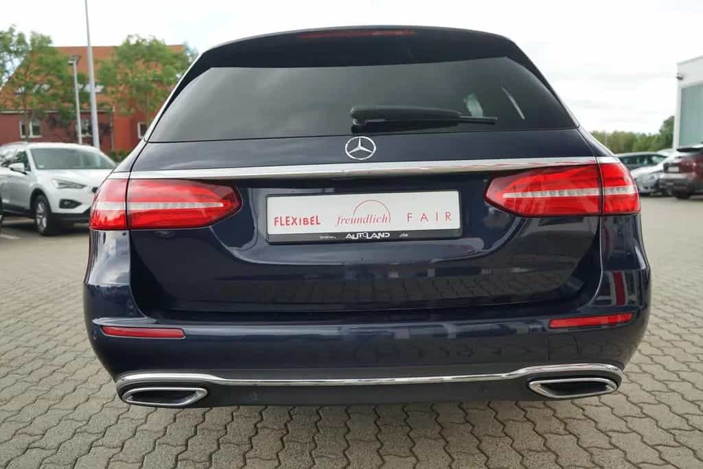 Mercedes-Benz E 220 E220 T d Avantgarde LED Navi ACC Kamera 11/2019-photo-6