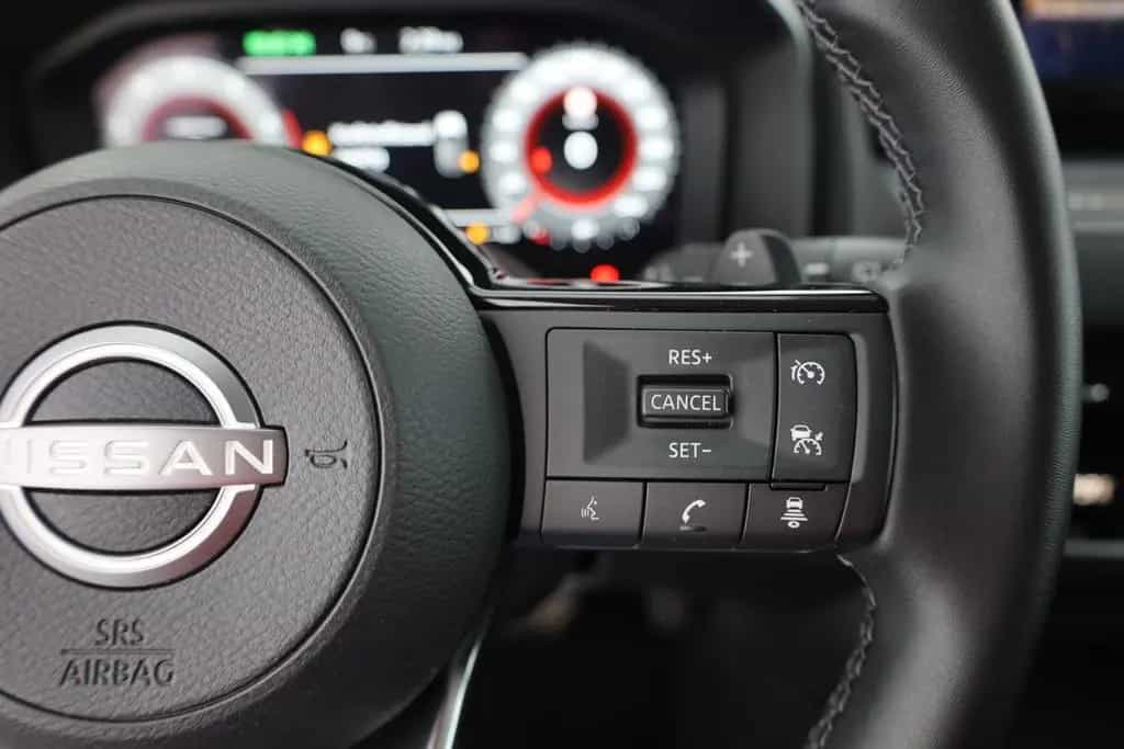 Nissan Qashqai N-Connecta 1.3 Dig-T Aut. LED ACC Navi 3 03/2024-photo-17