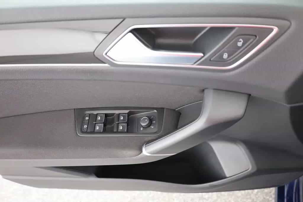 Volkswagen Touran 1.5 TSI DSG Highline LED AHK ACC 7-Sitzer 01/2019-photo-20