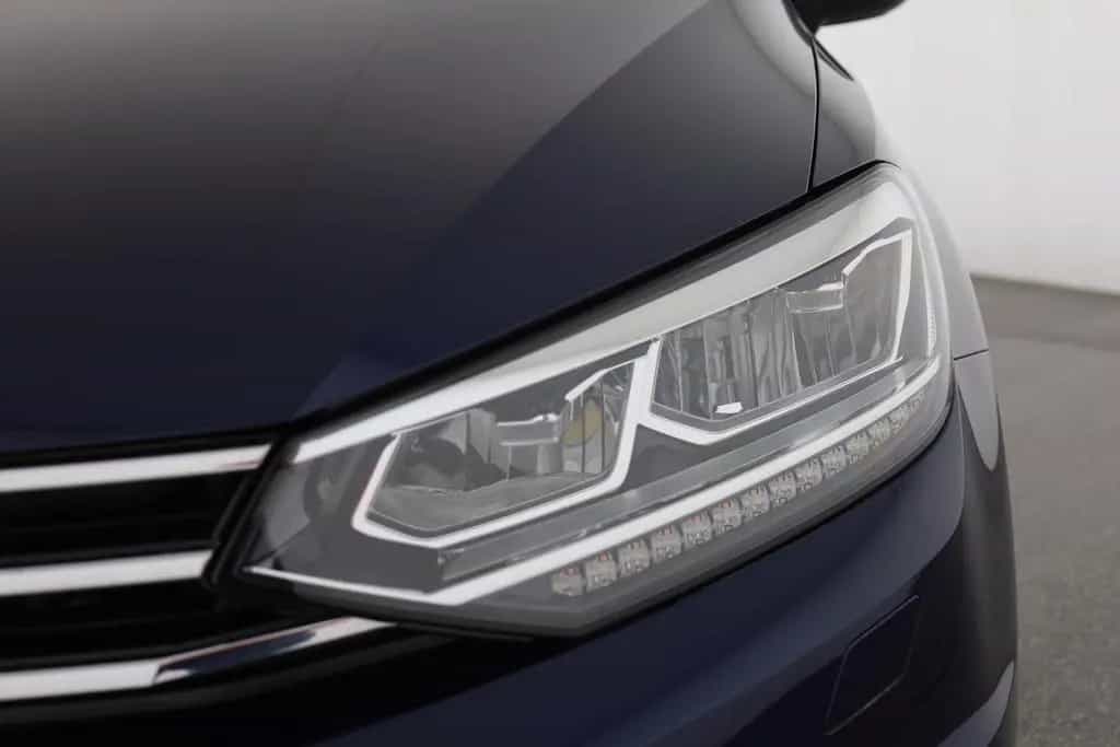 Volkswagen Touran 1.5 TSI DSG Highline LED AHK ACC 7-Sitzer 01/2019-photo-29