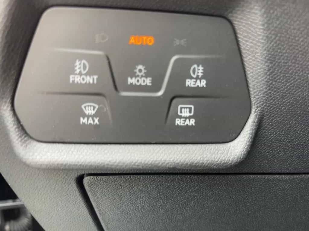 Cupra Leon VZ 2.0 TSI DSG LED+NAVI+APP+ACC+DCC+SHZ+19" 07/2023-photo-17