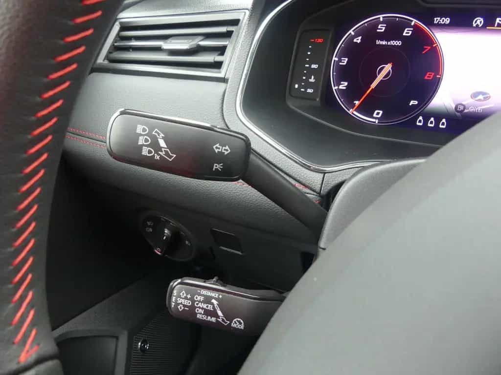 Seat Ibiza 1.0 TSI FR Black Edition ACC LED Kamera Be 10/2020-photo-24