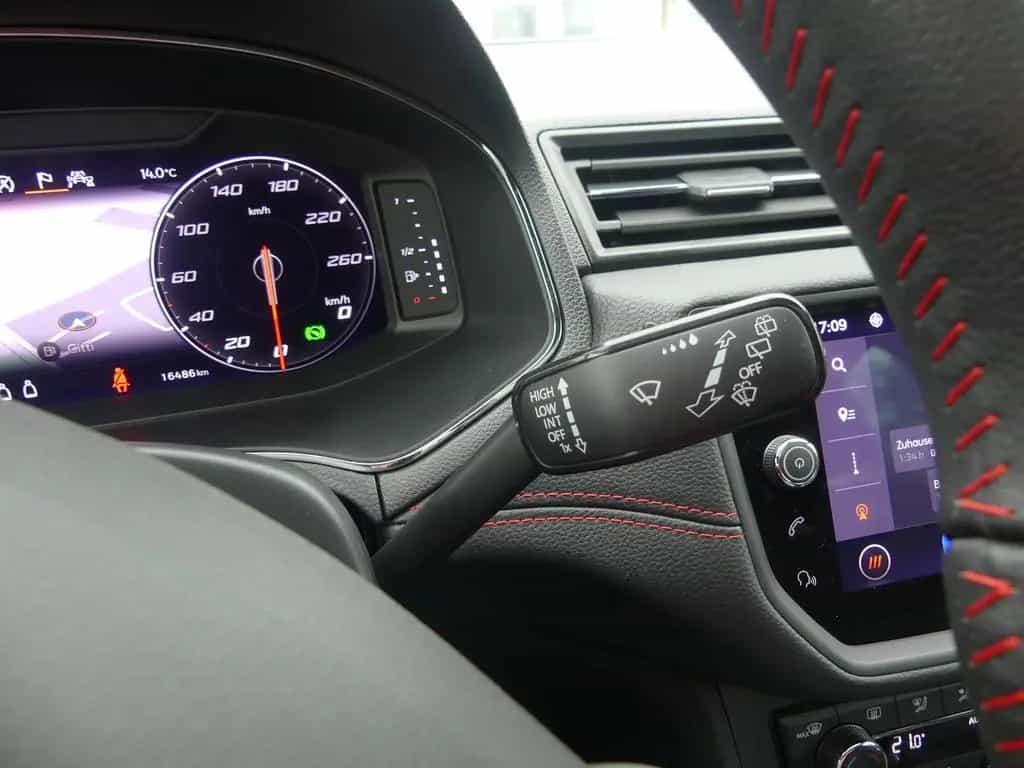 Seat Ibiza 1.0 TSI FR Black Edition ACC LED Kamera Be 10/2020-photo-26