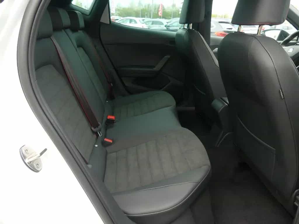 Seat Ibiza 1.0 TSI FR Black Edition ACC LED Kamera Be 10/2020-photo-34