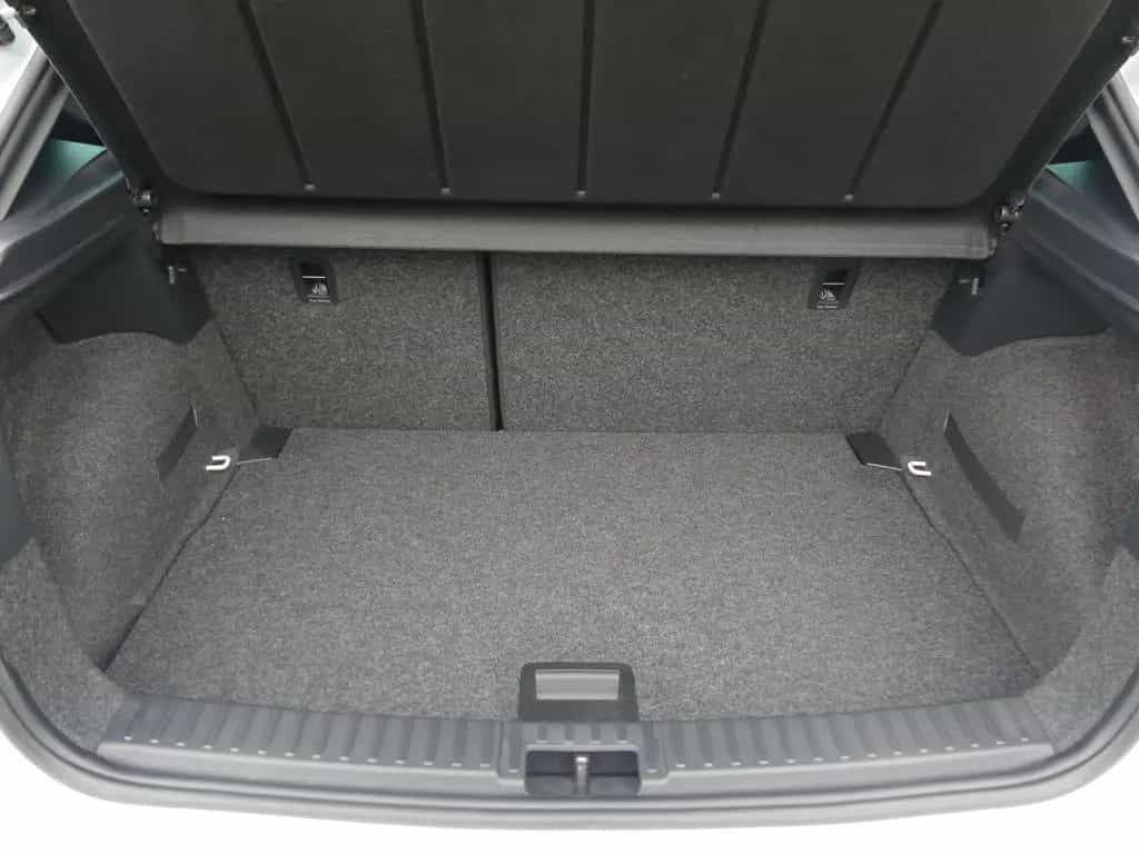Seat Ibiza 1.0 TSI FR Black Edition ACC LED Kamera Be 10/2020-photo-35