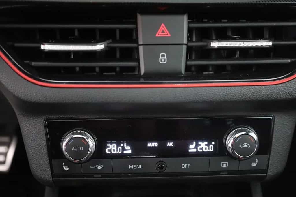 Skoda Kamiq 1.5 DSG TSI Monte Carlo LED Navi Pano ACC 04/2021-photo-11