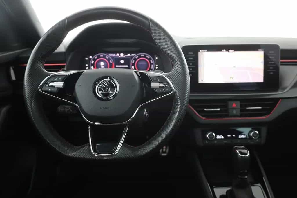 Skoda Kamiq 1.5 DSG TSI Monte Carlo LED Navi Pano ACC 04/2021-photo-9