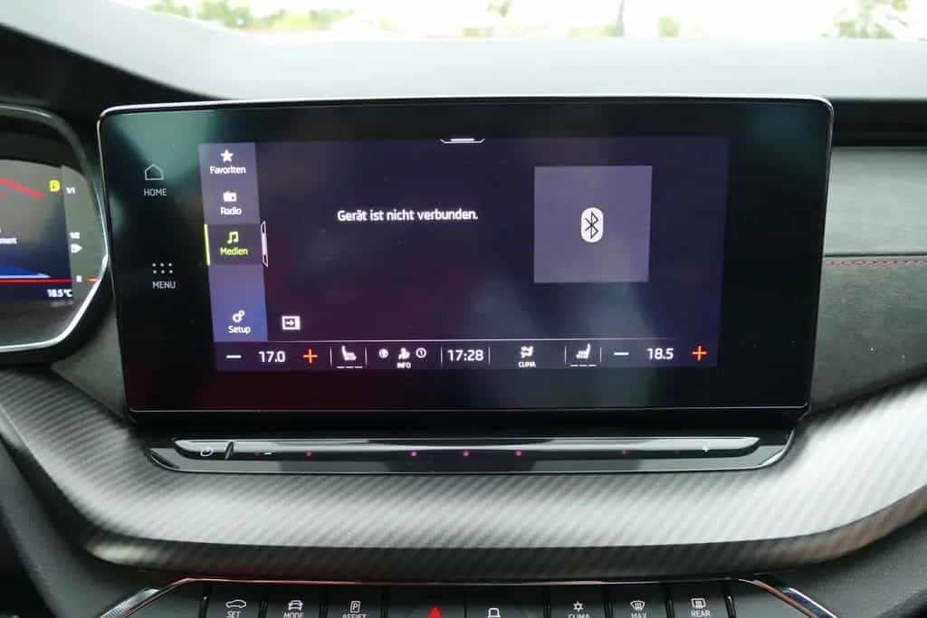 Skoda Octavia Combi 2.0 RS DSG LED Navi Head-Up Kamera 11/2021-photo-13
