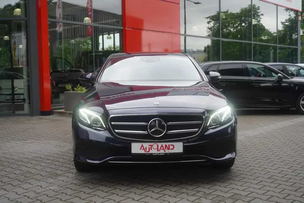 Mercedes-Benz E 200 E200 Avantgarde LED Teilleder Kamera Totwinkel 06/2020-photo-2