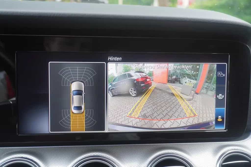 Mercedes-Benz E 200 E200 Avantgarde LED Teilleder Kamera Totwinkel 06/2020-photo-25
