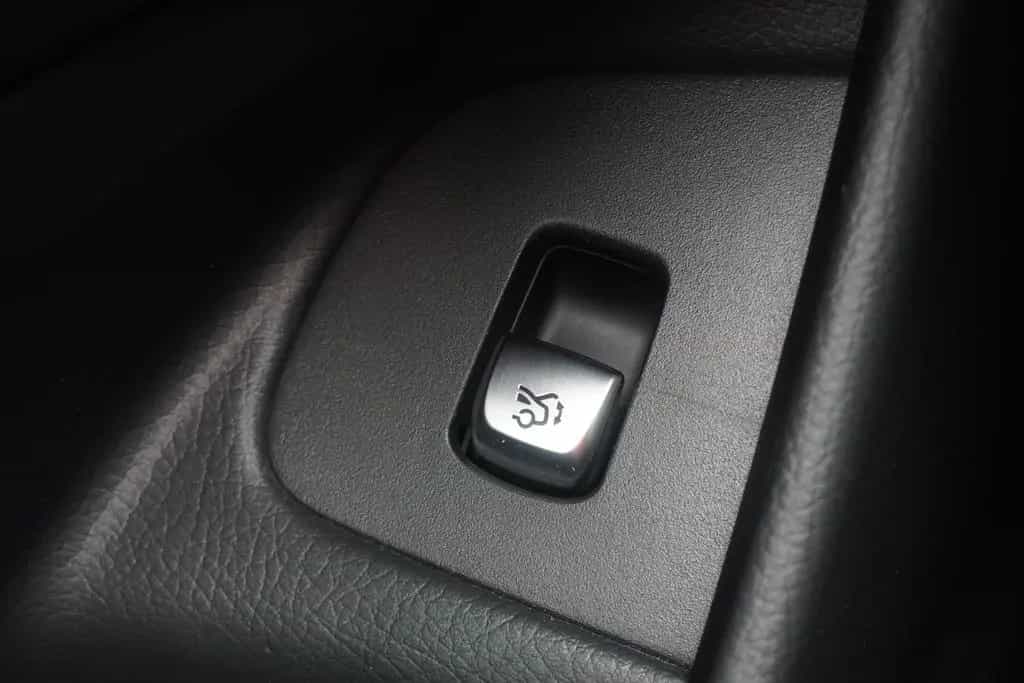 Mercedes-Benz E 200 E200 Avantgarde LED Teilleder Kamera Totwinkel 06/2020-photo-28