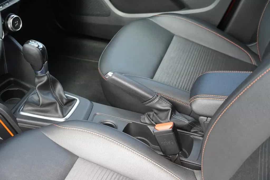Dacia Duster II 1.3 Klimaaut. LED Navi DAB PDC Kamera 03/2023-photo-18