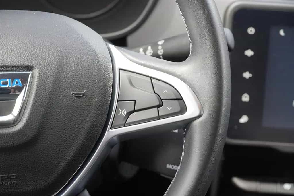 Dacia Duster II 1.3 Klimaaut. LED Navi DAB PDC Kamera 03/2023-photo-21