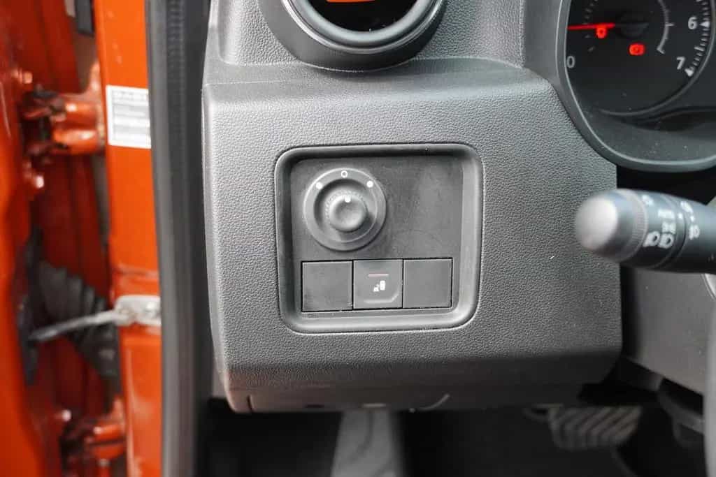 Dacia Duster II 1.3 Klimaaut. LED Navi DAB PDC Kamera 03/2023-photo-25