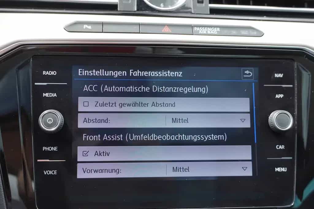 Volkswagen Passat Variant 1.5 TSI Highline Navi LED 08/2020-photo-16