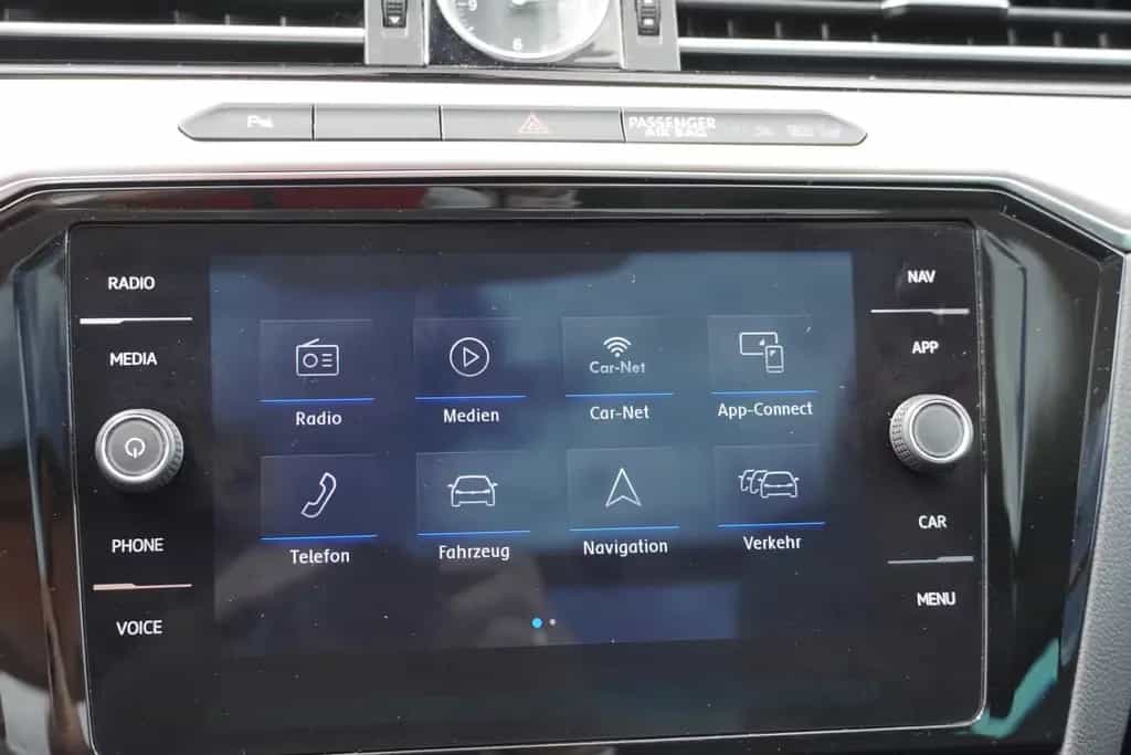 Volkswagen Passat Variant 1.5 TSI Highline Navi LED 08/2020-photo-17