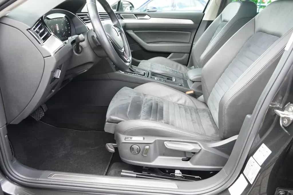 Volkswagen Passat Variant 1.5 TSI Highline Navi LED 08/2020-photo-33