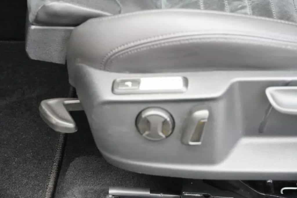 Volkswagen Passat Variant 1.5 TSI Highline Navi LED 08/2020-photo-34