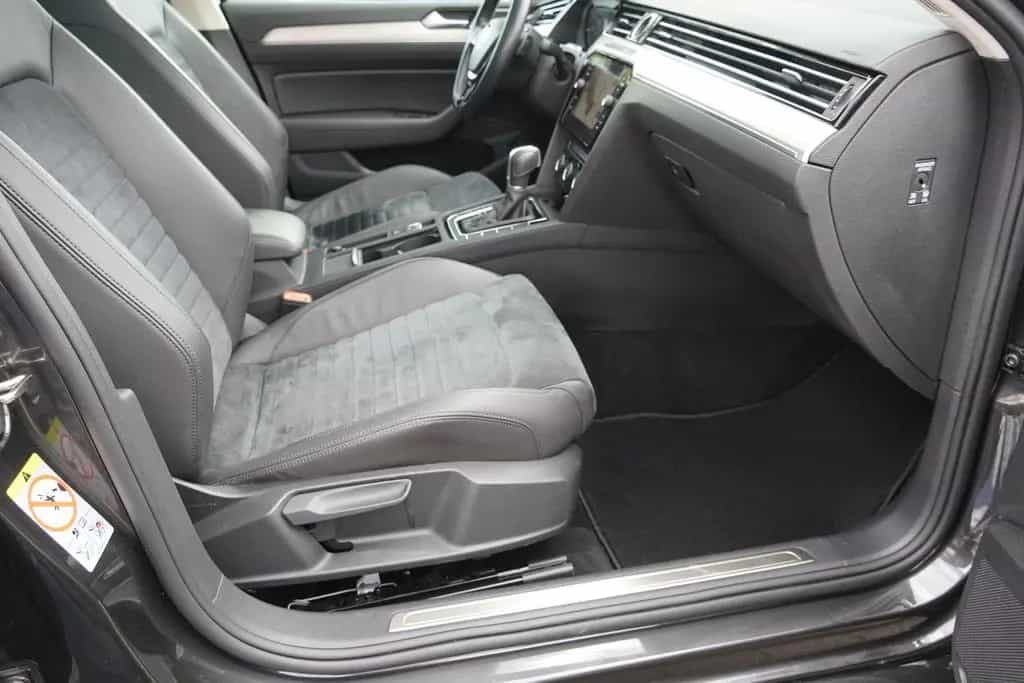 Volkswagen Passat Variant 1.5 TSI Highline Navi LED 08/2020-photo-35