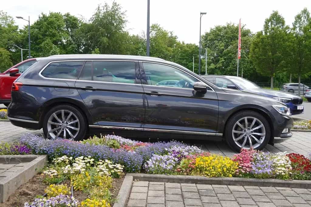 Volkswagen Passat Variant 1.5 TSI Highline Navi LED 08/2020-photo-8