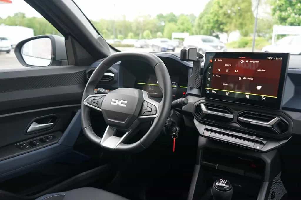 Dacia Duster TCe 130 LED Navi Kamera 04/2025-photo-11