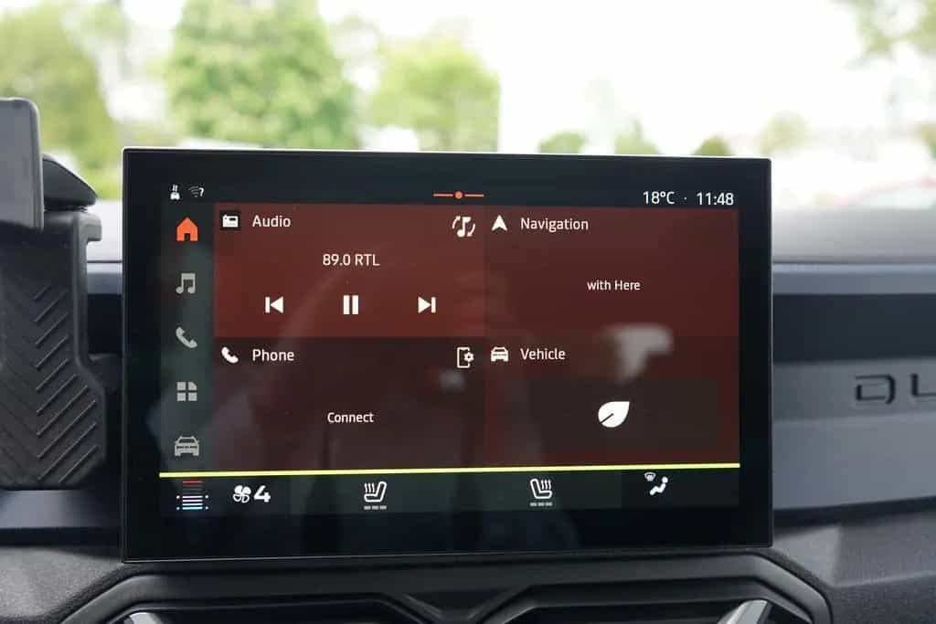 Dacia Duster TCe 130 LED Navi Kamera 04/2025-photo-12