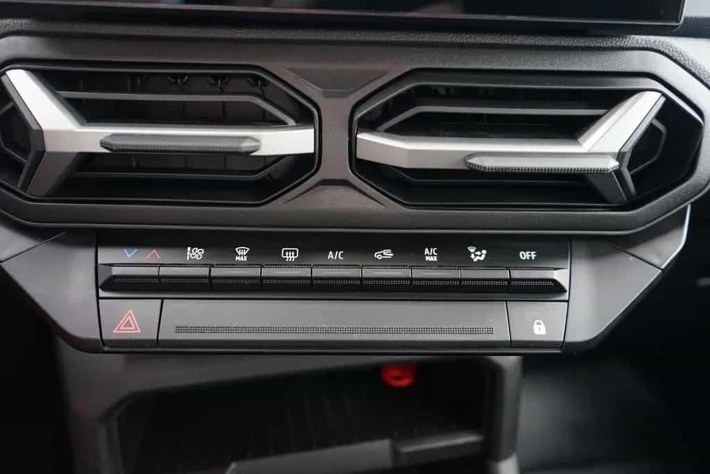 Dacia Duster TCe 130 LED Navi Kamera 04/2025-photo-15