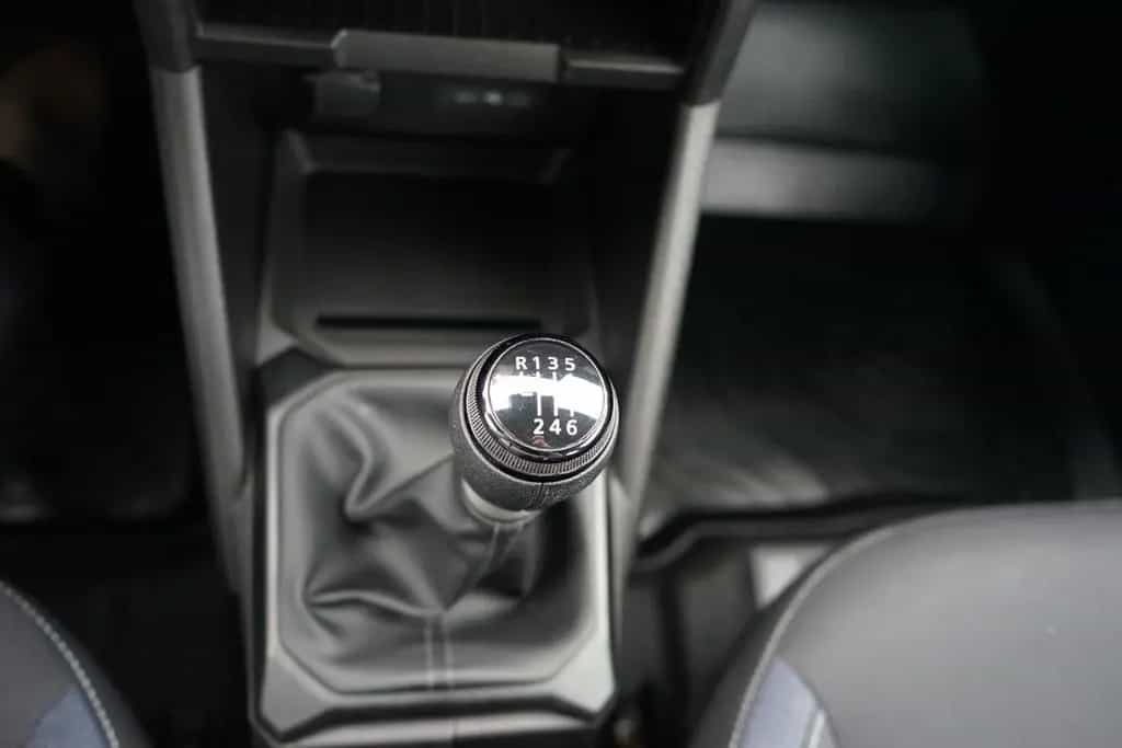 Dacia Duster TCe 130 LED Navi Kamera 04/2025-photo-17