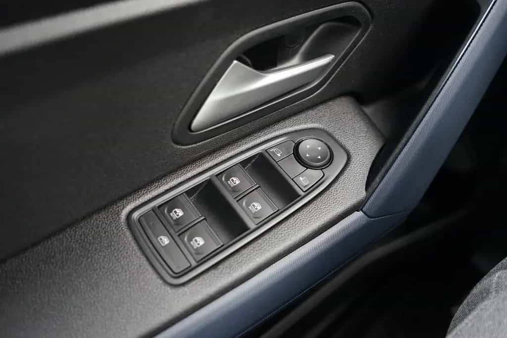 Dacia Duster TCe 130 LED Navi Kamera 04/2025-photo-25
