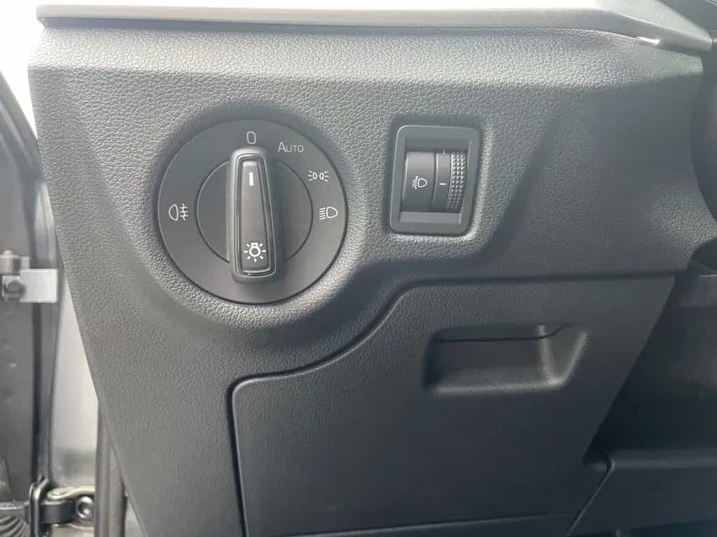 Skoda Kamiq 1.0 TSI DSG TOUR 5JG LED+SHZ+2xPDC+DAB+APP 07/2023-photo-16