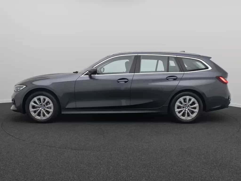 BMW 330 i xD Alarm AHK DAB Panorama Individual Sport 03/2022-photo-10