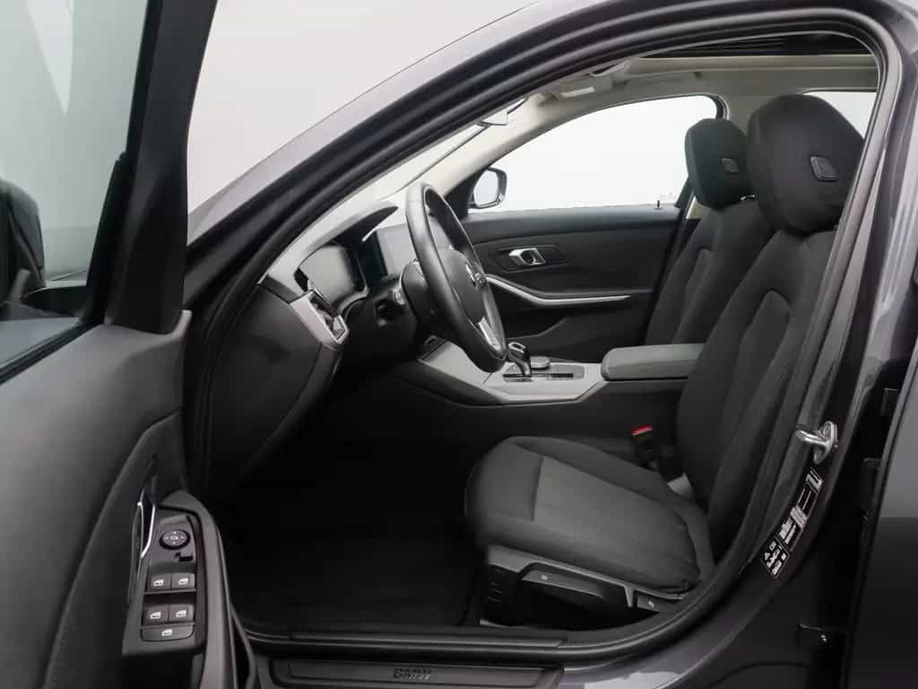 BMW 330 i xD Alarm AHK DAB Panorama Individual Sport 03/2022-photo-20