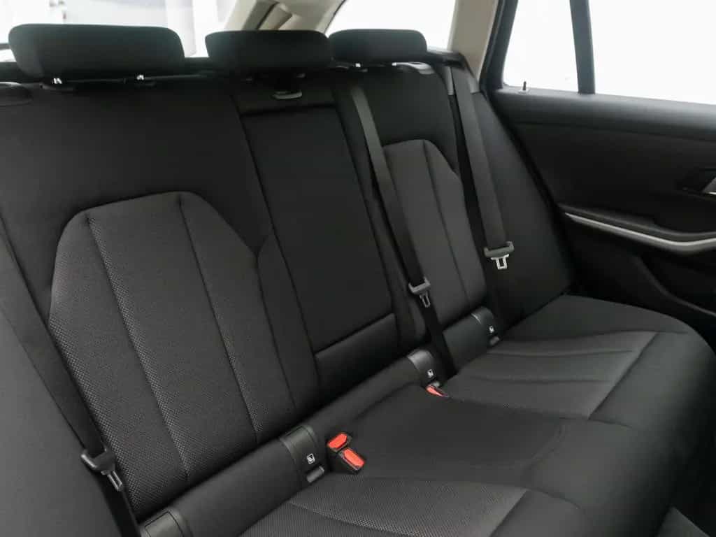 BMW 330 i xD Alarm AHK DAB Panorama Individual Sport 03/2022-photo-30