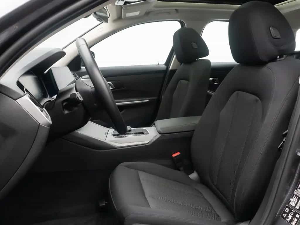 BMW 330 i xD Alarm AHK DAB Panorama Individual Sport 03/2022-photo-37