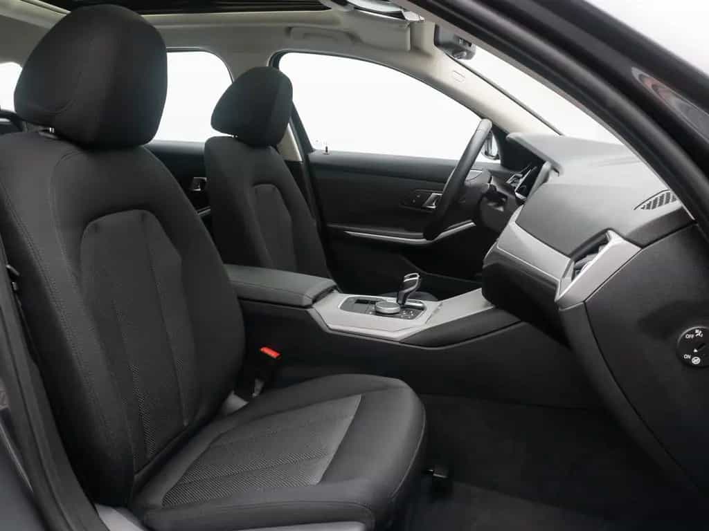 BMW 330 i xD Alarm AHK DAB Panorama Individual Sport 03/2022-photo-38