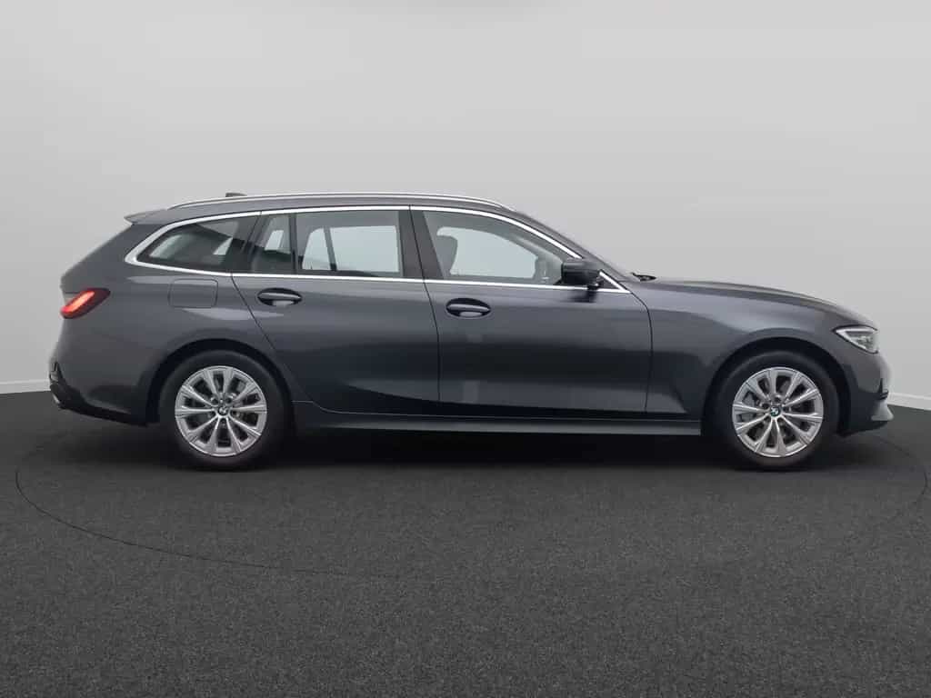 BMW 330 i xD Alarm AHK DAB Panorama Individual Sport 03/2022-photo-4