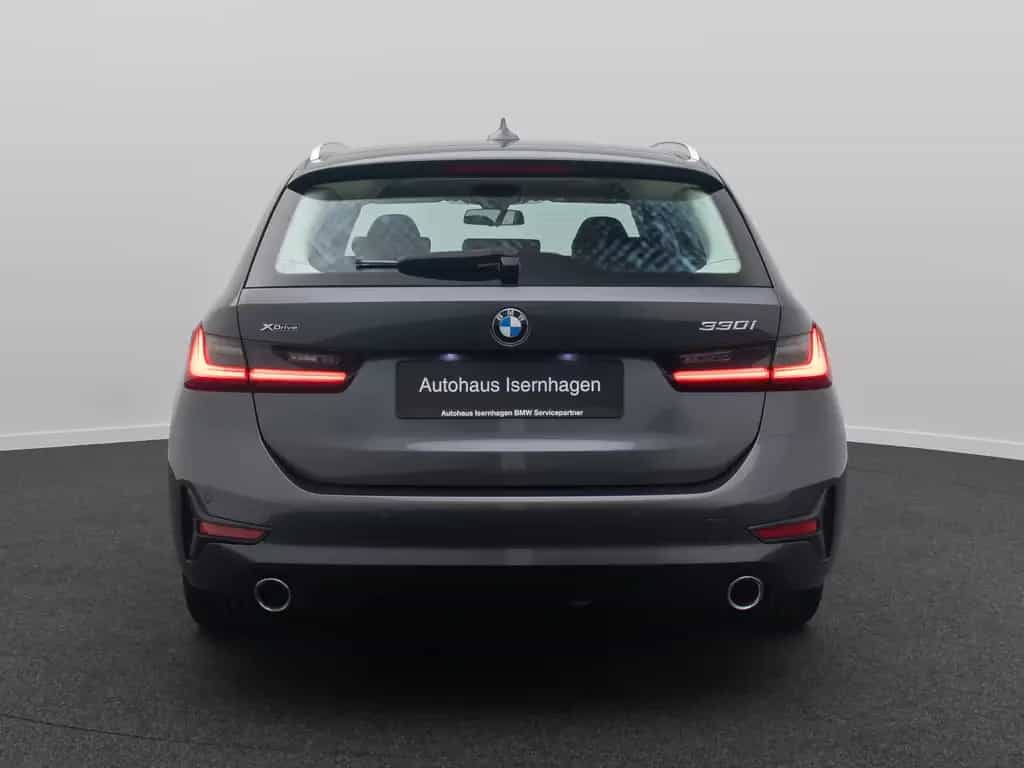 BMW 330 i xD Alarm AHK DAB Panorama Individual Sport 03/2022-photo-7