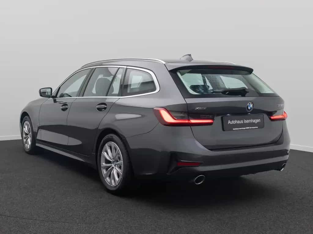 BMW 330 i xD Alarm AHK DAB Panorama Individual Sport 03/2022-photo-8