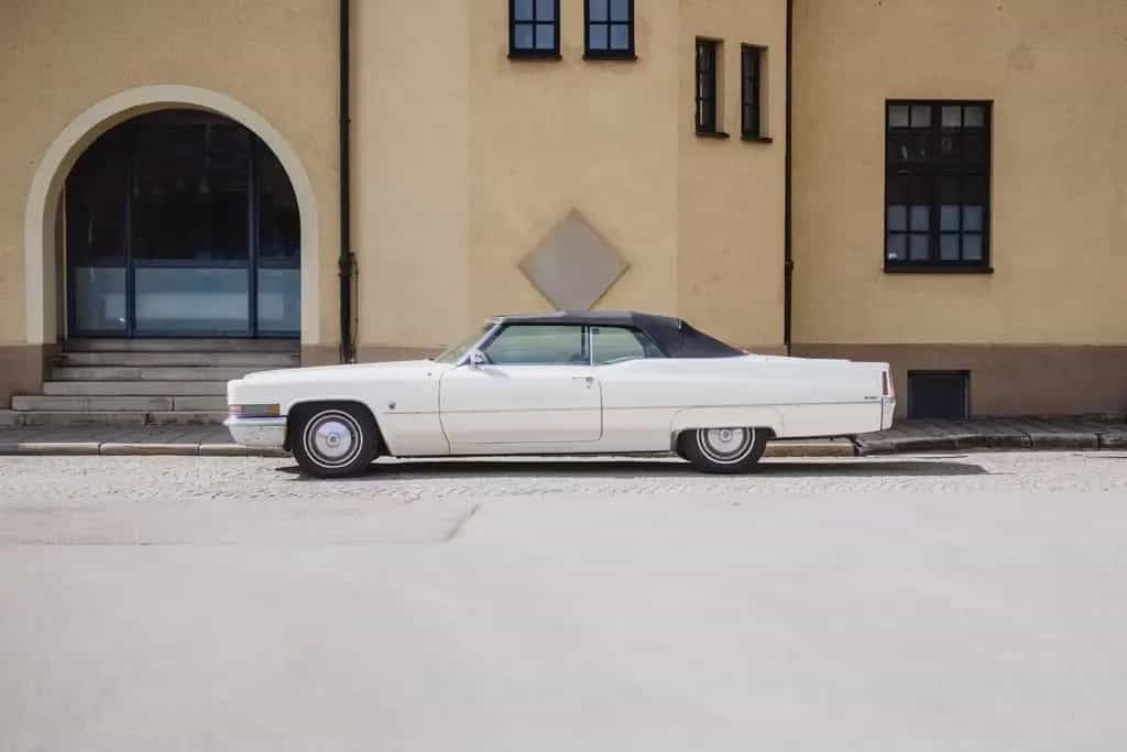 Cadillac Deville in sehr schönem Zustand 06/1969-photo-11