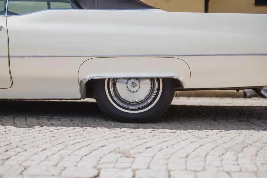Cadillac Deville in sehr schönem Zustand 06/1969-photo-12