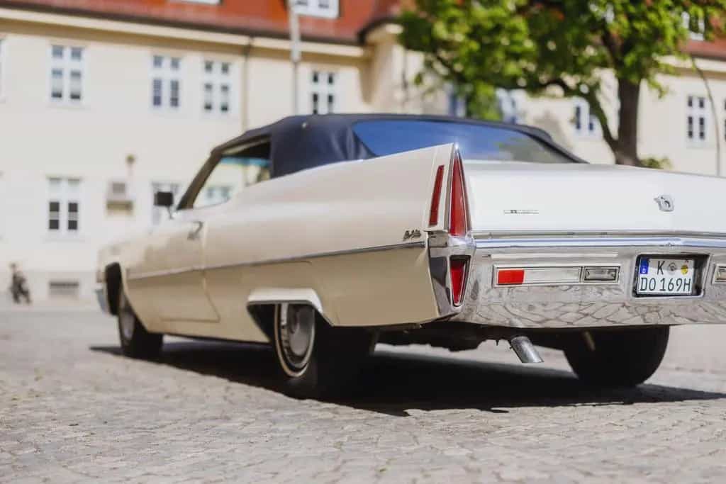 Cadillac Deville in sehr schönem Zustand 06/1969-photo-14
